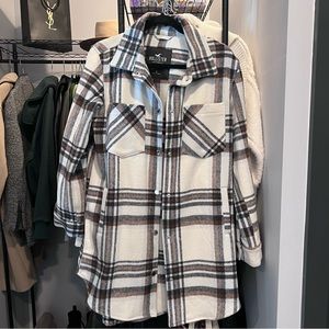 Hollister cream plaid shacket